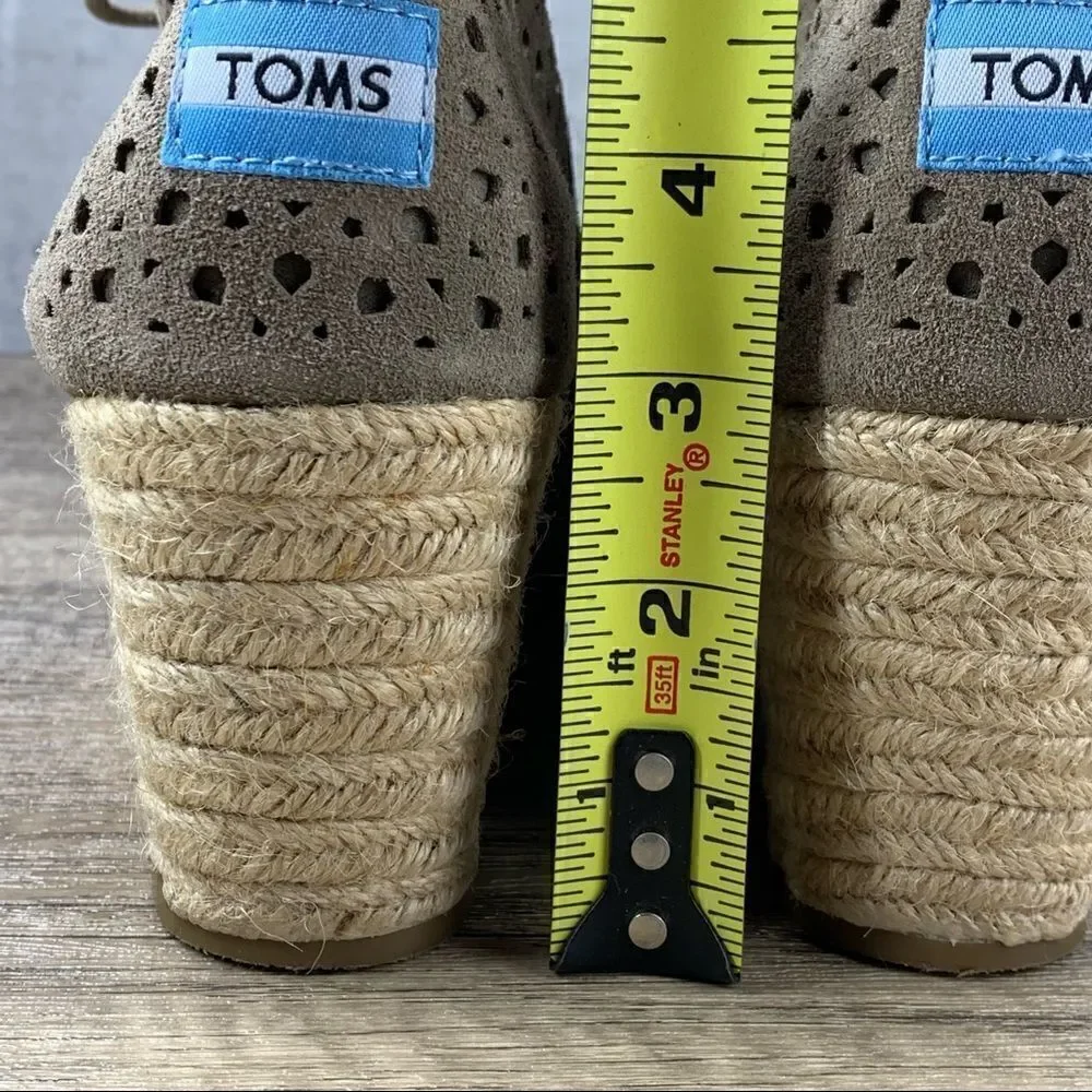 Toms Ankle Boots Womens~Desert Wedge Tan Suede Lace Up Shoes~Size W9 (301213)‎